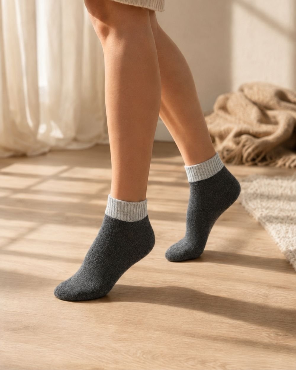 Essential Cashmere Ankle Socks - Image 6