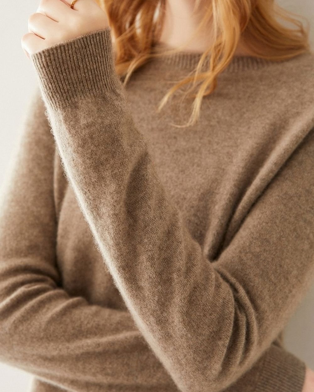 AVREN Women’s 100% Cashmere Classic Crewneck Sweater - Image 9