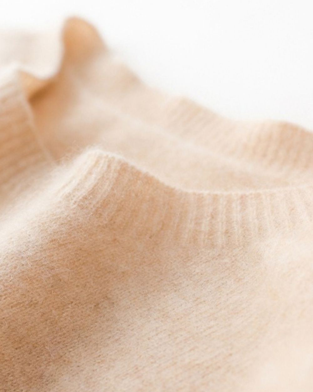 AVREN Women’s 100% Cashmere Classic Crewneck Sweater - Image 5