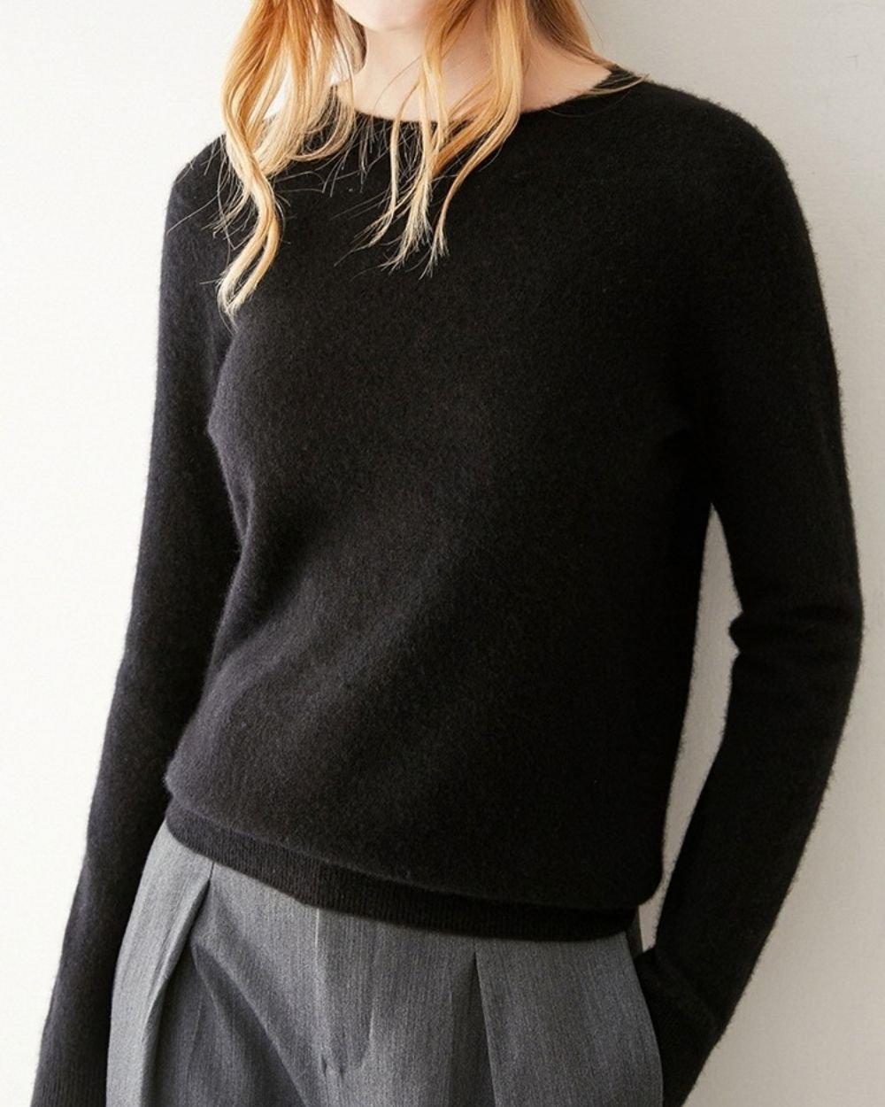 AVREN Women’s 100% Cashmere Classic Crewneck Sweater - Image 15